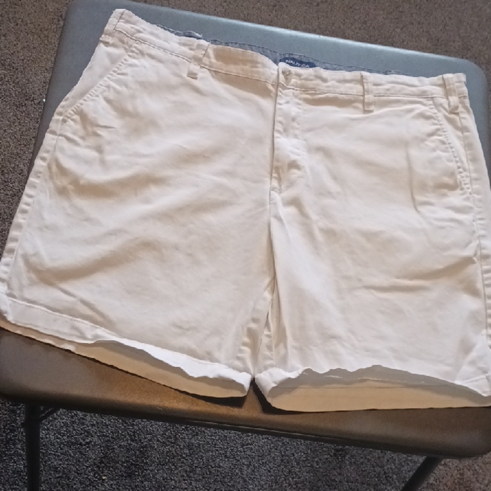 ***Nautica Men’s White Classic Fit Stretch Deck Shorts Size 40 With 8" Inseam
